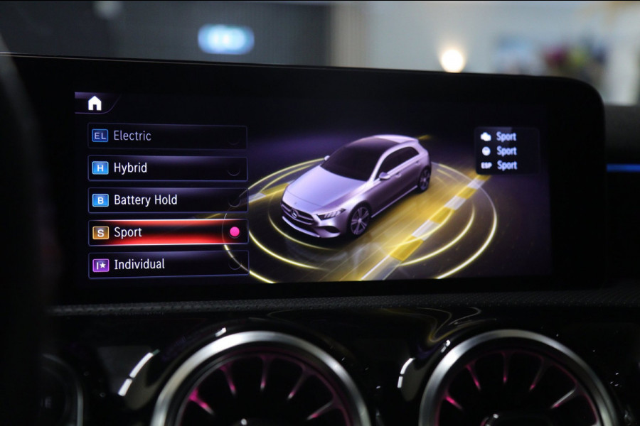 Mercedes-Benz A-Klasse 250 e AMG Line PANO/360CAM/HUD/ACC/BLINDSPOT/KEYLESS/VOL