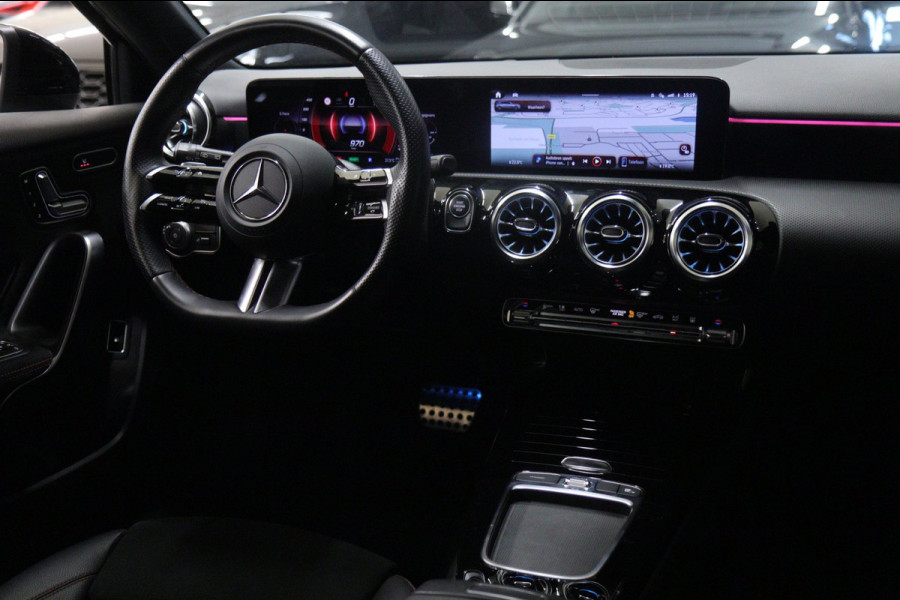 Mercedes-Benz A-Klasse 250 e AMG Line PANO/360CAM/HUD/ACC/BLINDSPOT/KEYLESS/VOL