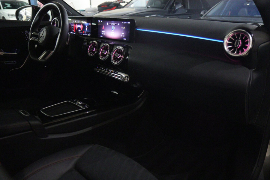 Mercedes-Benz A-Klasse 250 e AMG Line PANO/360CAM/HUD/ACC/BLINDSPOT/KEYLESS/VOL