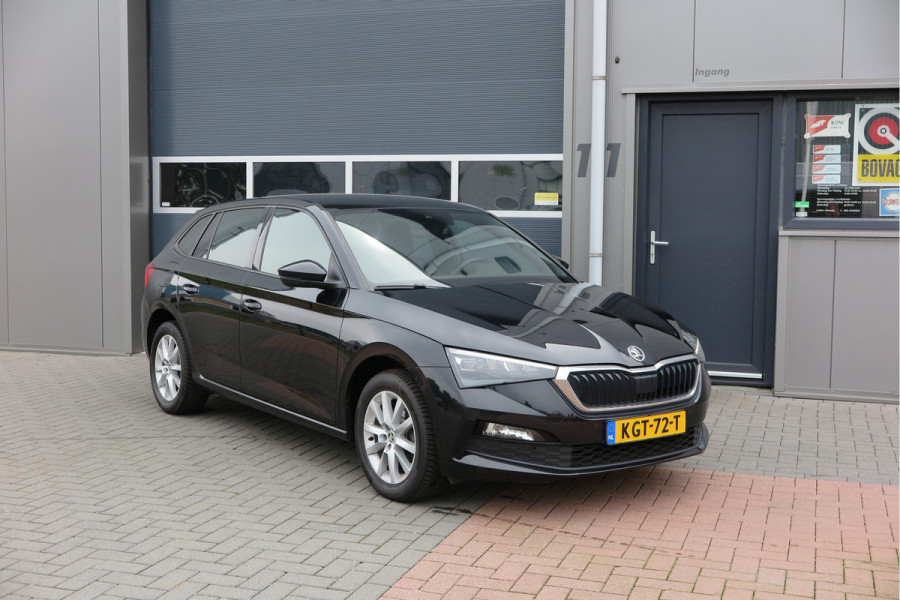 Škoda SCALA 1.0 TSI 110pk H6 Sport Business. Panoramadak , Led, Stoelverwarming, Achteruitrijcamera , PDC , Carplay , (navigatie via carplay) DAB+
