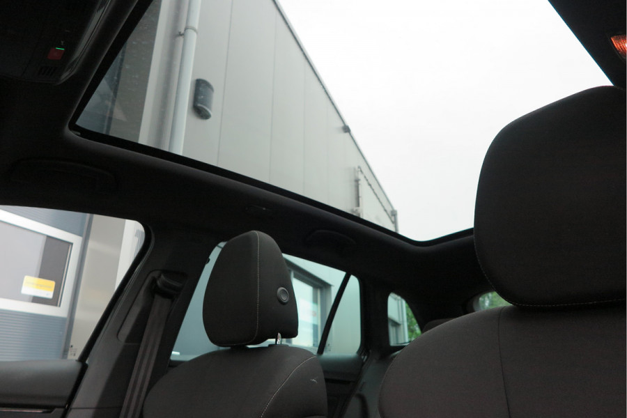 Škoda SCALA 1.0 TSI 110pk H6 Sport Business. Panoramadak , Led, Stoelverwarming, Achteruitrijcamera , PDC , Carplay , (navigatie via carplay) DAB+