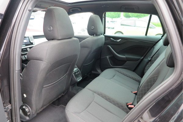 Škoda SCALA 1.0 TSI 110pk H6 Sport Business. Panoramadak , Led, Stoelverwarming, Achteruitrijcamera , PDC , Carplay , (navigatie via carplay) DAB+