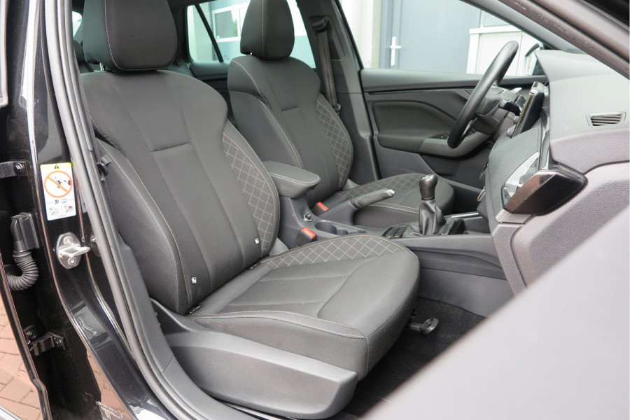 Škoda SCALA 1.0 TSI 110pk H6 Sport Business. Panoramadak , Led, Stoelverwarming, Achteruitrijcamera , PDC , Carplay , (navigatie via carplay) DAB+