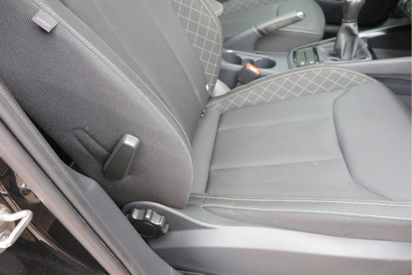 Škoda SCALA 1.0 TSI 110pk H6 Sport Business. Panoramadak , Led, Stoelverwarming, Achteruitrijcamera , PDC , Carplay , (navigatie via carplay) DAB+