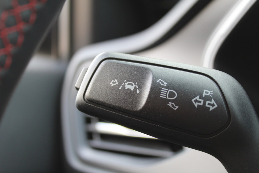 Ford FOCUS Wagon 1.0 EcoBoost Hybrid ST Line X | BLIS | Head-Up | Trekhaak | Adaptieve cruise