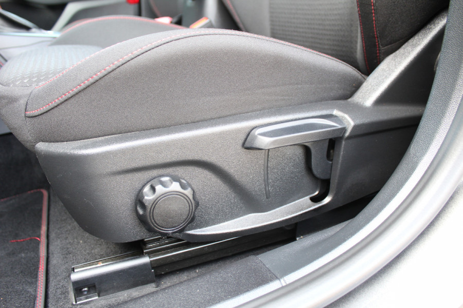 Ford FOCUS Wagon 1.0 EcoBoost Hybrid ST Line X | BLIS | Head-Up | Trekhaak | Adaptieve cruise