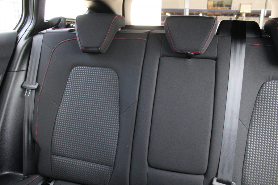 Ford FOCUS Wagon 1.0 EcoBoost Hybrid ST Line X | BLIS | Head-Up | Trekhaak | Adaptieve cruise