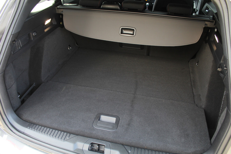 Ford FOCUS Wagon 1.0 EcoBoost Hybrid ST Line X | BLIS | Head-Up | Trekhaak | Adaptieve cruise