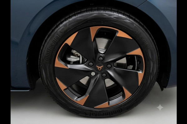 CUPRA Born Performance One 62 kWh 204pk | Elektrisch verstelbare voorstoelen | Navigatie | Parkeercamera | 19 inch Lichtmetalen velgen
