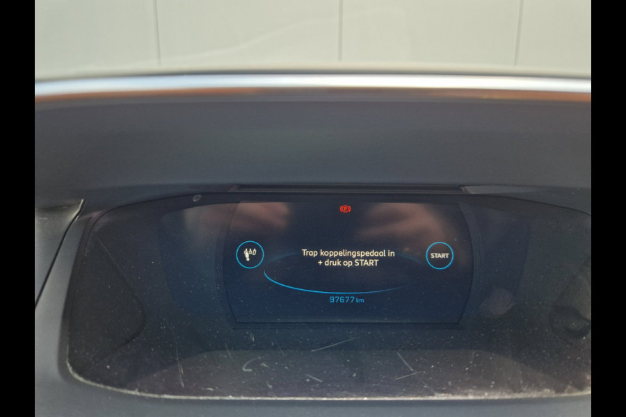 Peugeot 2008 1.5 BlueHDi GT -Line /I Cockpit /Pano