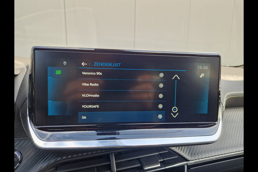 Peugeot 2008 1.5 BlueHDi GT -Line /I Cockpit /Pano