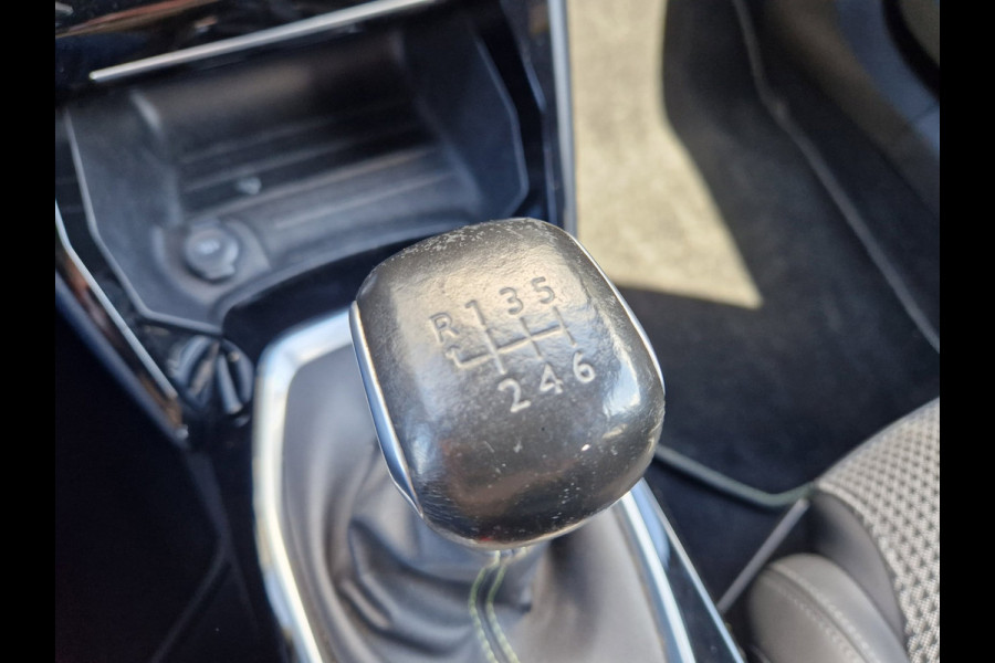 Peugeot 2008 1.5 BlueHDi GT -Line /I Cockpit /Pano