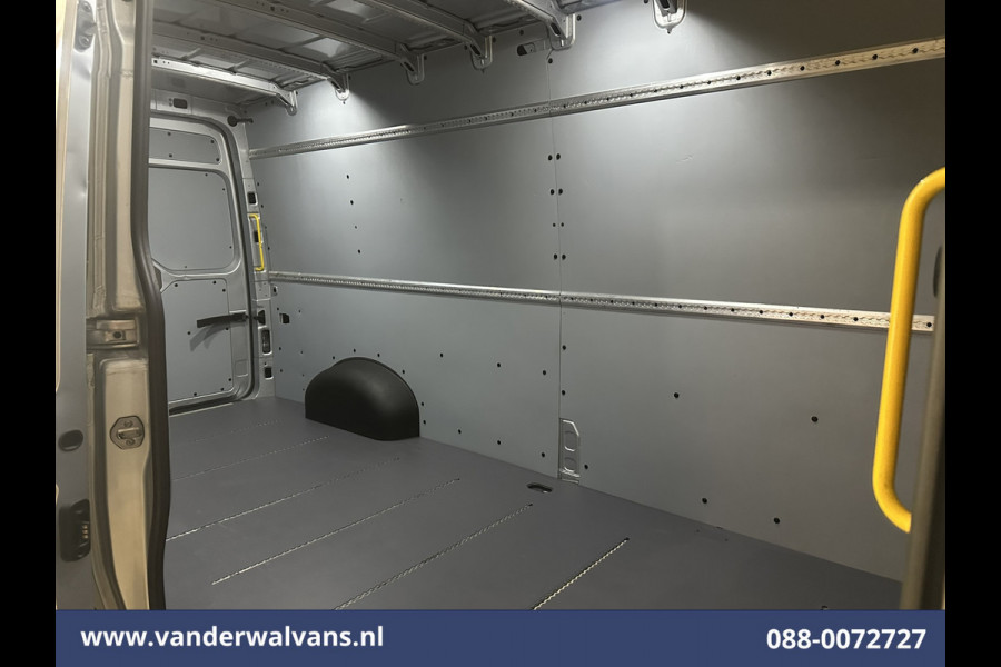 Volkswagen Crafter 2.0 TDI 177pk L4H3 L3H2 Euro6 Airco | Camera | Navigatie | Apple Carplay | 3000kg Trekhaak Android Auto, Parkeersensoren, Bijrijdersbank