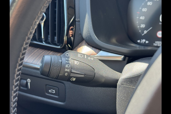 Volvo XC60 2.0 B5 Inscription | Leder, Carplay/Android, Memory, 360 Camera, Scandinavian Line, ACC, Stoel+Stuurverw., | 1e Eig. |