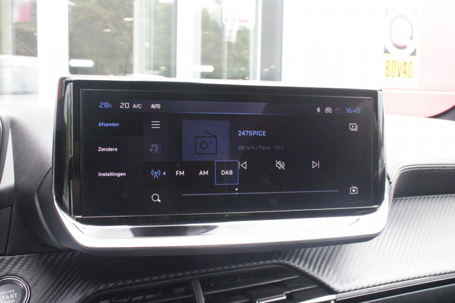 Peugeot 208 1.2 Hybrid 145PK AUTOMAAT GT | NAVIGATIE | DRAADLOZE APPLE CARPLAY/ANDROID AUTO | CAMERA VOOR + ACHTER | FULL LED KOPLAMPEN | LICHTMETALEN VELGEN 17" | DODEHOEK DETECTIE | DRAADLOZE TELEFOONLADER | KEYLESS ENTRY/START | DAB+ RADIO | ADAPTIVE CRUISE CONTROL | CLIMATE CONTROL |