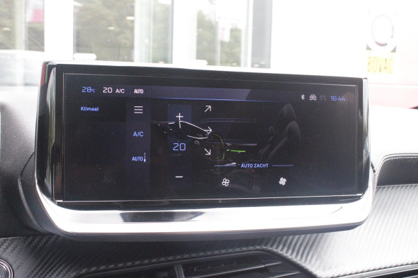 Peugeot 208 1.2 Hybrid 145PK AUTOMAAT GT | NAVIGATIE | DRAADLOZE APPLE CARPLAY/ANDROID AUTO | CAMERA VOOR + ACHTER | FULL LED KOPLAMPEN | LICHTMETALEN VELGEN 17" | DODEHOEK DETECTIE | DRAADLOZE TELEFOONLADER | KEYLESS ENTRY/START | DAB+ RADIO | ADAPTIVE CRUISE CONTROL | CLIMATE CONTROL |