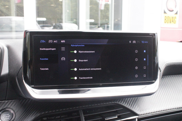Peugeot 208 1.2 Hybrid 145PK AUTOMAAT GT | NAVIGATIE | DRAADLOZE APPLE CARPLAY/ANDROID AUTO | CAMERA VOOR + ACHTER | FULL LED KOPLAMPEN | LICHTMETALEN VELGEN 17" | DODEHOEK DETECTIE | DRAADLOZE TELEFOONLADER | KEYLESS ENTRY/START | DAB+ RADIO | ADAPTIVE CRUISE CONTROL | CLIMATE CONTROL |