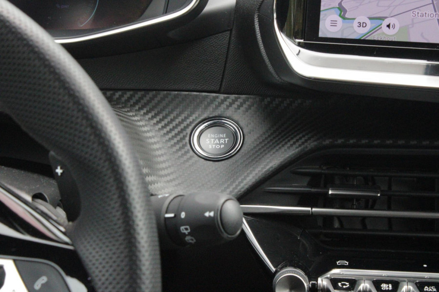 Peugeot 208 1.2 Hybrid 145PK AUTOMAAT GT | NAVIGATIE | DRAADLOZE APPLE CARPLAY/ANDROID AUTO | CAMERA VOOR + ACHTER | FULL LED KOPLAMPEN | LICHTMETALEN VELGEN 17" | DODEHOEK DETECTIE | DRAADLOZE TELEFOONLADER | KEYLESS ENTRY/START | DAB+ RADIO | ADAPTIVE CRUISE CONTROL | CLIMATE CONTROL |