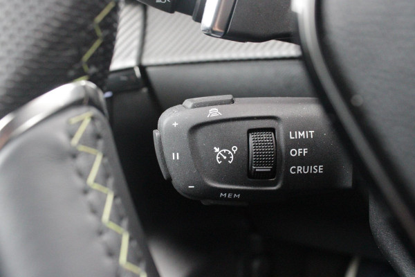 Peugeot 208 1.2 Hybrid 145PK AUTOMAAT GT | NAVIGATIE | DRAADLOZE APPLE CARPLAY/ANDROID AUTO | CAMERA VOOR + ACHTER | FULL LED KOPLAMPEN | LICHTMETALEN VELGEN 17" | DODEHOEK DETECTIE | DRAADLOZE TELEFOONLADER | KEYLESS ENTRY/START | DAB+ RADIO | ADAPTIVE CRUISE CONTROL | CLIMATE CONTROL |