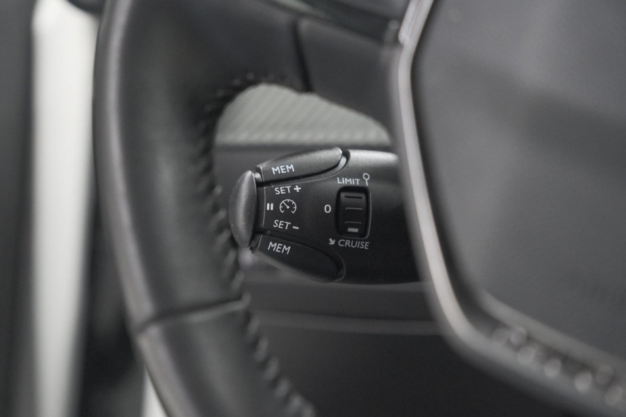Peugeot 208 PureTech 100 Blue Lease Allure | Navigatie | Apple Carplay | Stoelverwarming