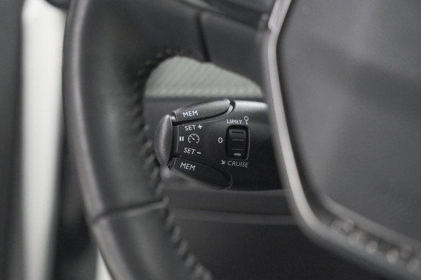 Peugeot 208 PureTech 100 Blue Lease Allure | Navigatie | Apple Carplay | Stoelverwarming