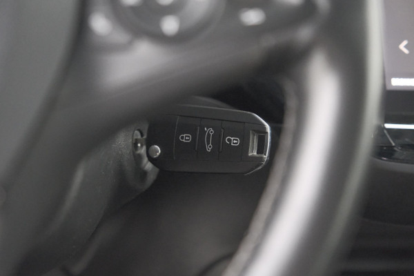 Opel Corsa 1.2 Elegance | Trekhaak | Camera | Dodehoekdetectie | Apple Carplay