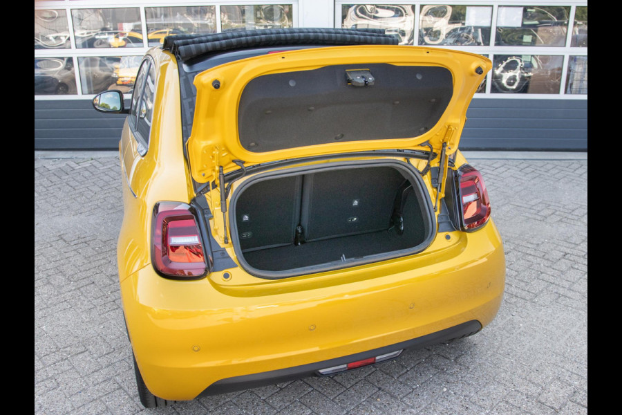 Fiat 500C Hybrid La Prima Cabrio | Clima | LED | PDC | JBL Premium Audio | 17" | Camera | Canneloni Ivory/Piombo interieur