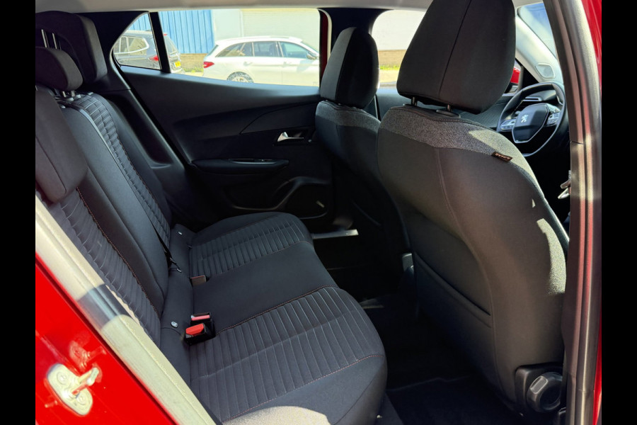 Peugeot 2008 1.2 PureTech Active Pack Premium - 33.000 KM I Navigatie / Apple CarPlay I Airco I PDC I Camera I Dealer onderhouden