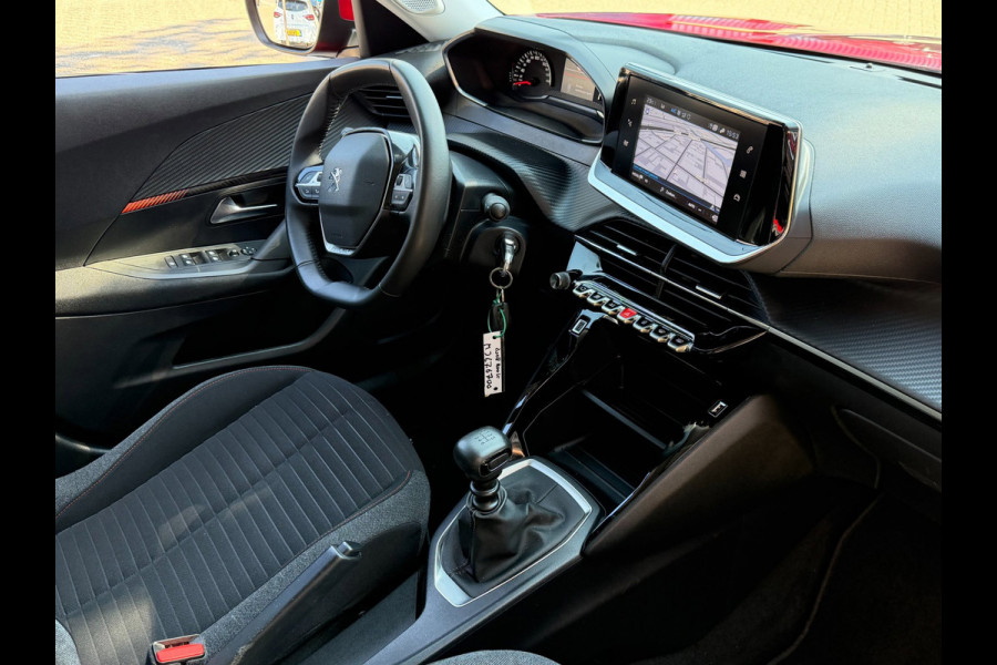 Peugeot 2008 1.2 PureTech Active Pack Premium - 33.000 KM I Navigatie / Apple CarPlay I Airco I PDC I Camera I Dealer onderhouden