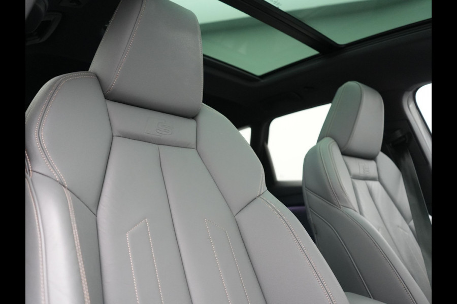 Audi Q4 e-tron 50 Quattro Edition One 2x S Line 77 kWh 300pk Dealer O.H. | Panodak | Head Up | Adaptive Cruise | Matrix LED | Camera | Lederen Sportstoelen Memory & Verwarmd | Keyless | Apple Carplay | Blis | DAB | 21"L.M |
