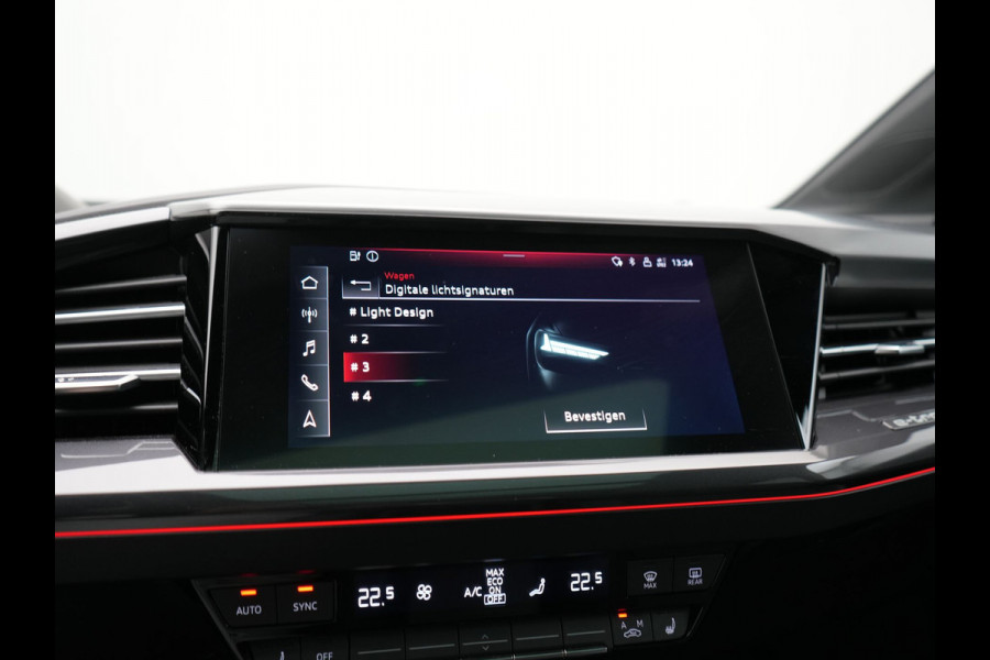 Audi Q4 e-tron 50 Quattro Edition One 2x S Line 77 kWh 300pk Dealer O.H. | Panodak | Head Up | Adaptive Cruise | Matrix LED | Camera | Lederen Sportstoelen Memory & Verwarmd | Keyless | Apple Carplay | Blis | DAB | 21"L.M |