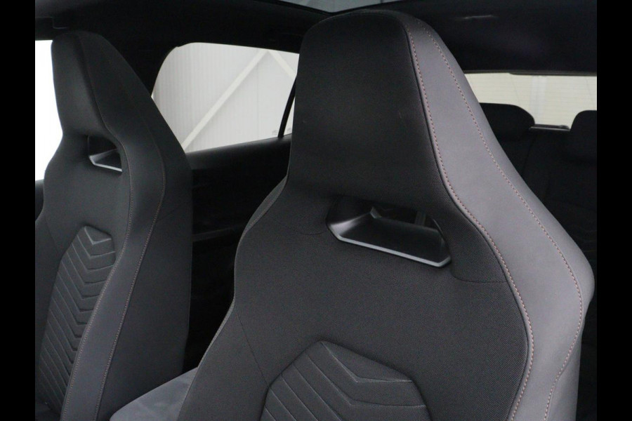 CUPRA Born Business 62 kWh | SOH 91.0% | Panoramadak | Adaptive cruise | Camera | Park assist | Stuur/stoel verwarming | Sfeerverlichting | Full LED |