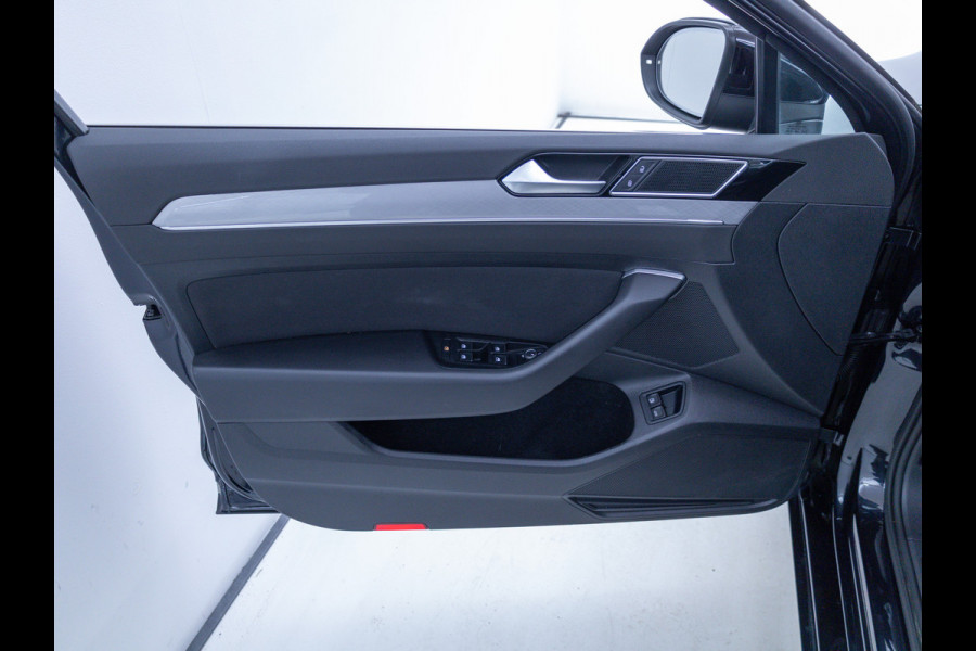 Volkswagen Passat Variant 1.4 TSI PHEV GTE Business | Elec. trekhaak | Head-Up | Elec. verst. best.stoel met geheugen | Stoelverw. | Elec. klep, Navigatie, App. connect, Travel assist, IQ Led