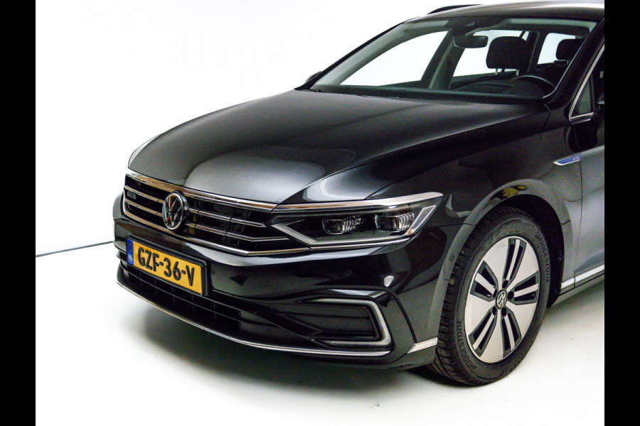 Volkswagen Passat Variant 1.4 TSI PHEV GTE Business | Elec. trekhaak | Head-Up | Elec. verst. best.stoel met geheugen | Stoelverw. | Elec. klep, Navigatie, App. connect, Travel assist, IQ Led