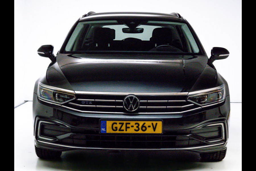 Volkswagen Passat Variant 1.4 TSI PHEV GTE Business | Elec. trekhaak | Head-Up | Elec. verst. best.stoel met geheugen | Stoelverw. | Elec. klep, Navigatie, App. connect, Travel assist, IQ Led