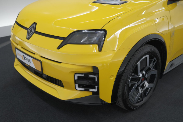 Renault 5 comfort range iconic cinq 52 kWh | 99,1% SOH | Adaptieve Cruise Control | Harman Kardon | Camera