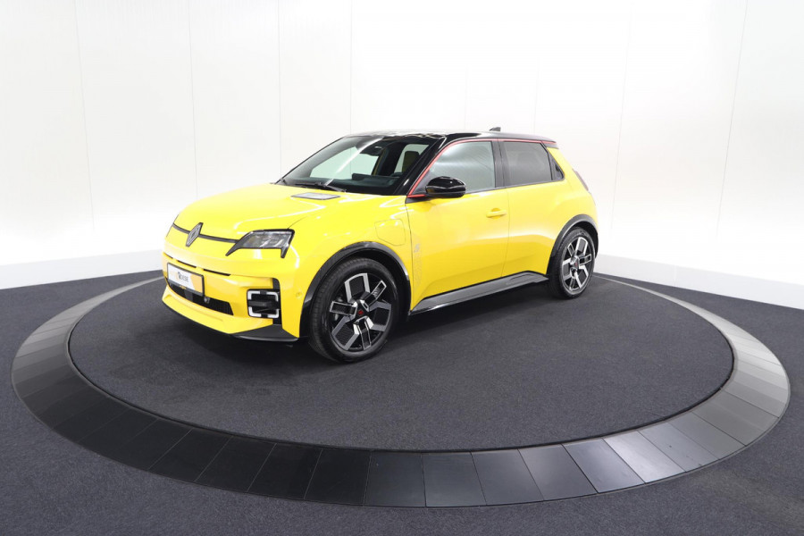 Renault 5 comfort range iconic cinq 52 kWh | 99,1% SOH | Adaptieve Cruise Control | Harman Kardon | Camera