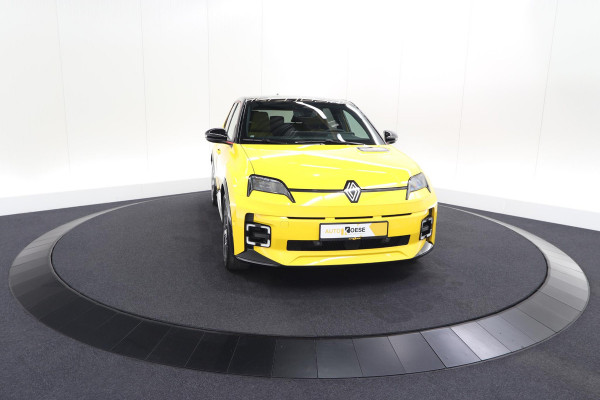 Renault 5 comfort range iconic cinq 52 kWh | 99,1% SOH | Adaptieve Cruise Control | Harman Kardon | Camera