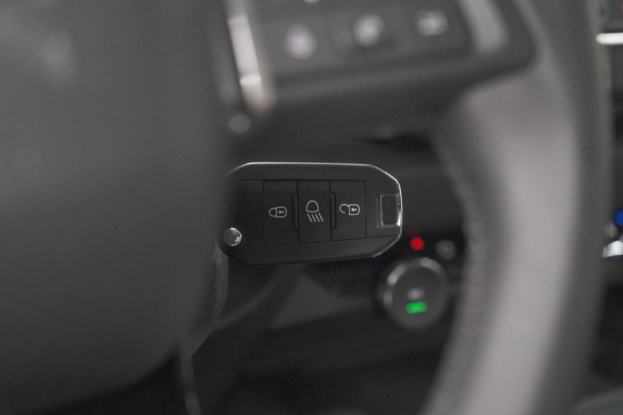 Citroën Ë-C4 X You 50 kWh | SOH 97,1% | 3 FASE Laadfunctie | Camera | Apple Carplay