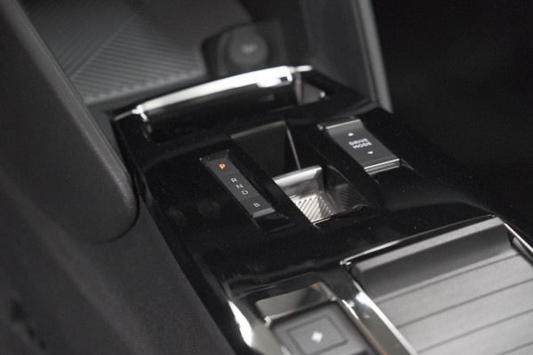 Citroën Ë-C4 X You 50 kWh | SOH 97,1% | 3 FASE Laadfunctie | Camera | Apple Carplay