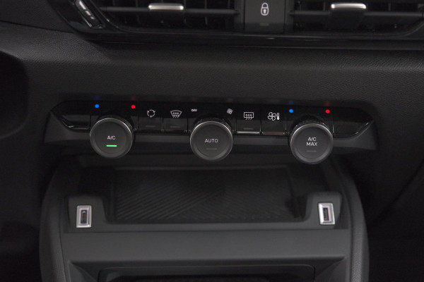 Citroën Ë-C4 X You 50 kWh | SOH 97,1% | 3 FASE Laadfunctie | Camera | Apple Carplay