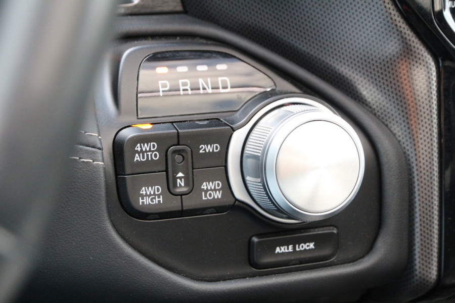 Dodge Ram 1500 5.7 HEMI V8 | Luchtvering | Virtual cockpit | Panorama | Vol!!