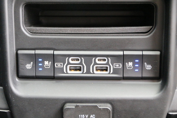Dodge Ram 1500 5.7 HEMI V8 | Luchtvering | Virtual cockpit | Panorama | Vol!!