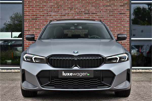 BMW 3 Serie Touring 330e xDrive M-Sport Pro Frozen-Grey Pano Trekh El-zetel HUD Merino-leder 19inch Adp-onderstel