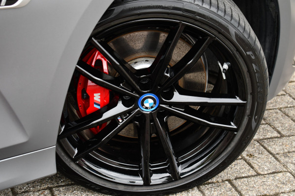 BMW 3 Serie Touring 330e xDrive M-Sport Pro Frozen-Grey Pano Trekh El-zetel HUD Merino-leder 19inch Adp-onderstel