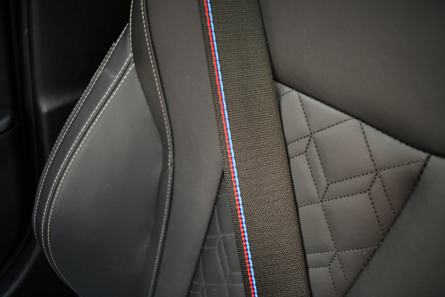 BMW 3 Serie Touring 330e xDrive M-Sport Pro Frozen-Grey Pano Trekh El-zetel HUD Merino-leder 19inch Adp-onderstel