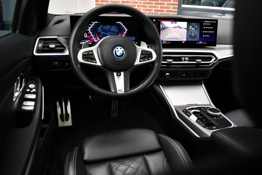 BMW 3 Serie Touring 330e xDrive M-Sport Pro Frozen-Grey Pano Trekh El-zetel HUD Merino-leder 19inch Adp-onderstel