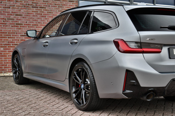 BMW 3 Serie Touring 330e xDrive M-Sport Pro Frozen-Grey Pano Trekh El-zetel HUD Merino-leder 19inch Adp-onderstel