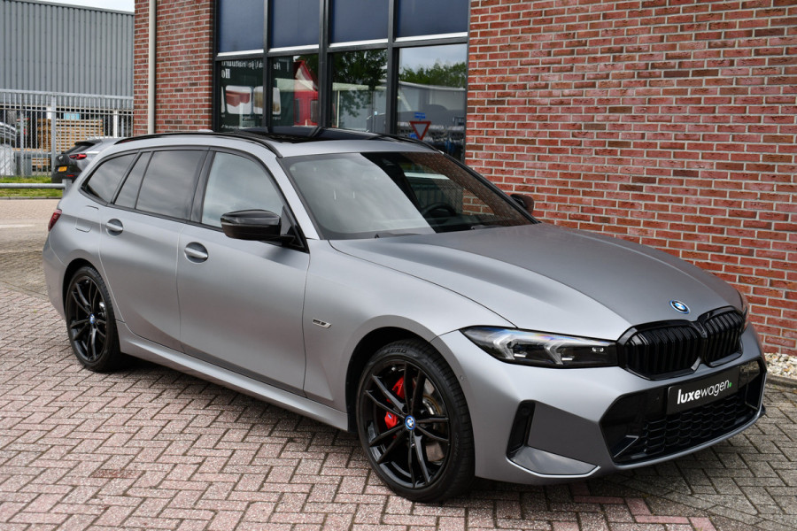 BMW 3 Serie Touring 330e xDrive M-Sport Pro Frozen-Grey Pano Trekh El-zetel HUD Merino-leder 19inch Adp-onderstel
