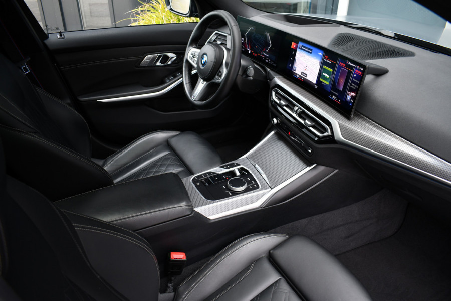 BMW 3 Serie Touring 330e xDrive M-Sport Pro Frozen-Grey Pano Trekh El-zetel HUD Merino-leder 19inch Adp-onderstel
